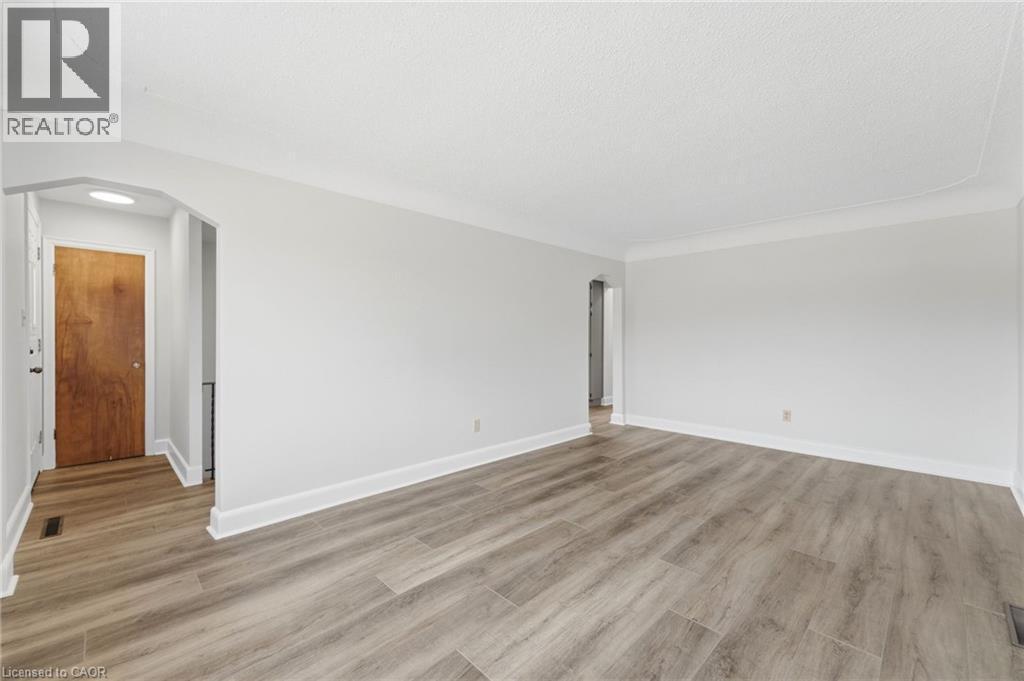 80 Malta Drive, Hamilton, ON - Indoor Photo Showing Other Room