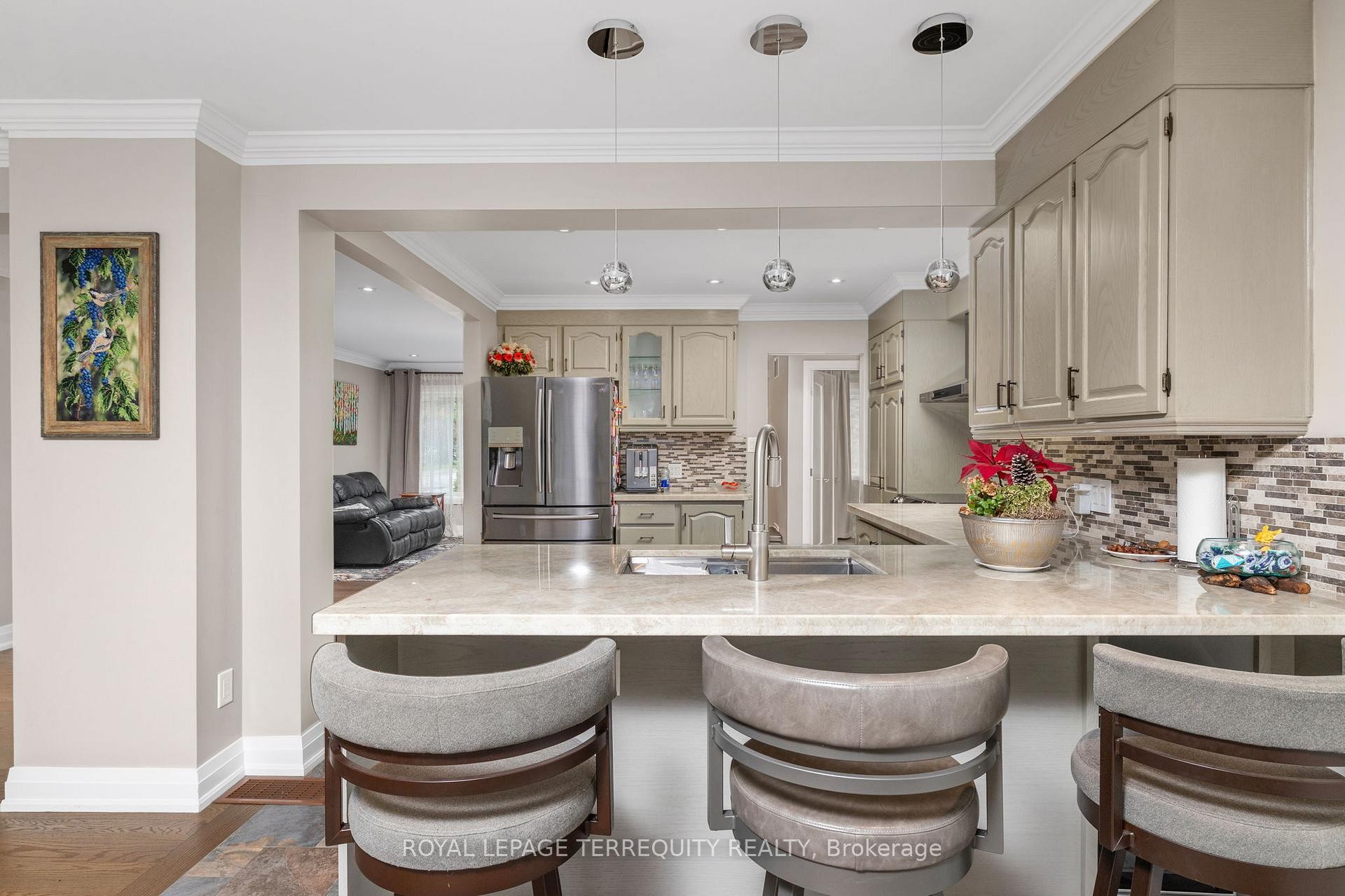 582 Hyacinthe Boulevard, Mississauga, ON - Indoor Photo Showing Kitchen