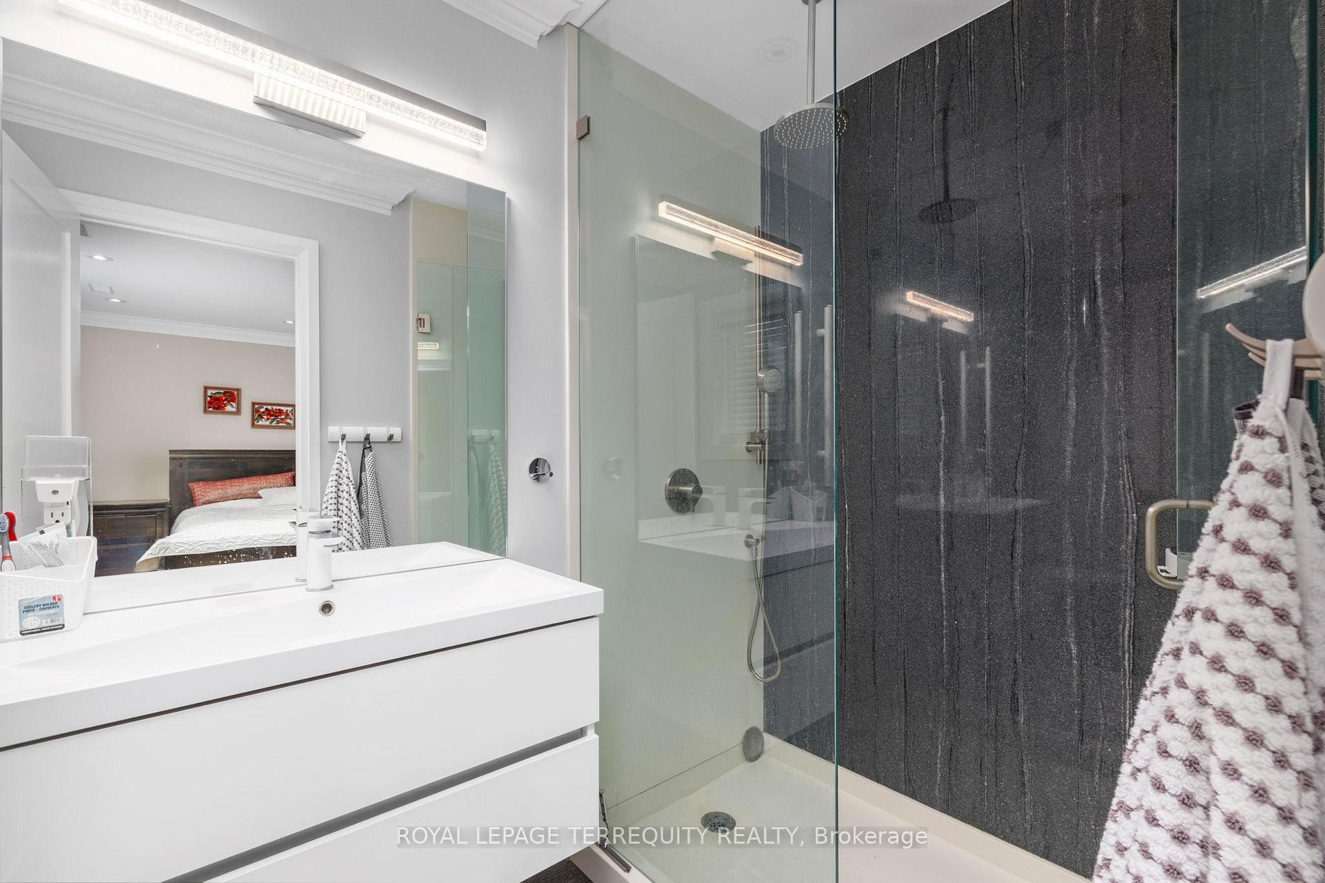 582 Hyacinthe Boulevard, Mississauga, ON - Indoor Photo Showing Bathroom