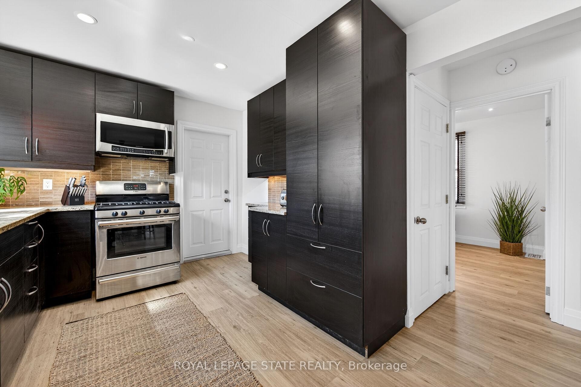 844 Upper Wellington Street, Hamilton, ON - Indoor Photo Showing Kitchen