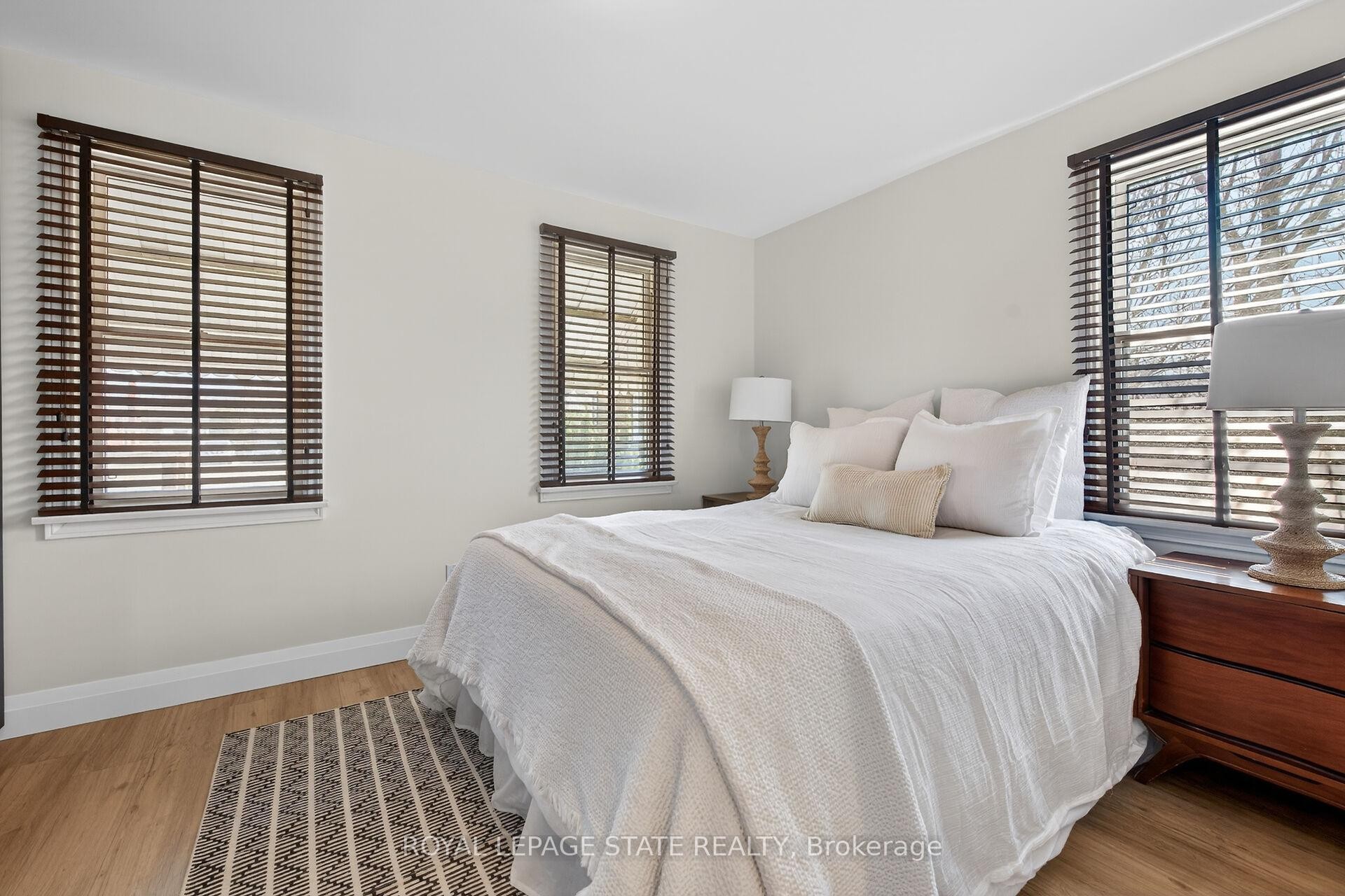 844 Upper Wellington Street, Hamilton, ON - Indoor Photo Showing Bedroom
