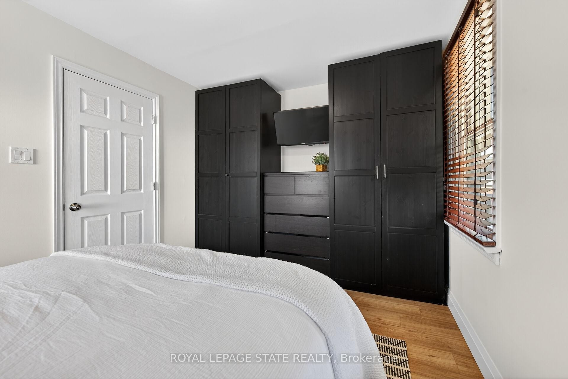 844 Upper Wellington Street, Hamilton, ON - Indoor Photo Showing Bedroom