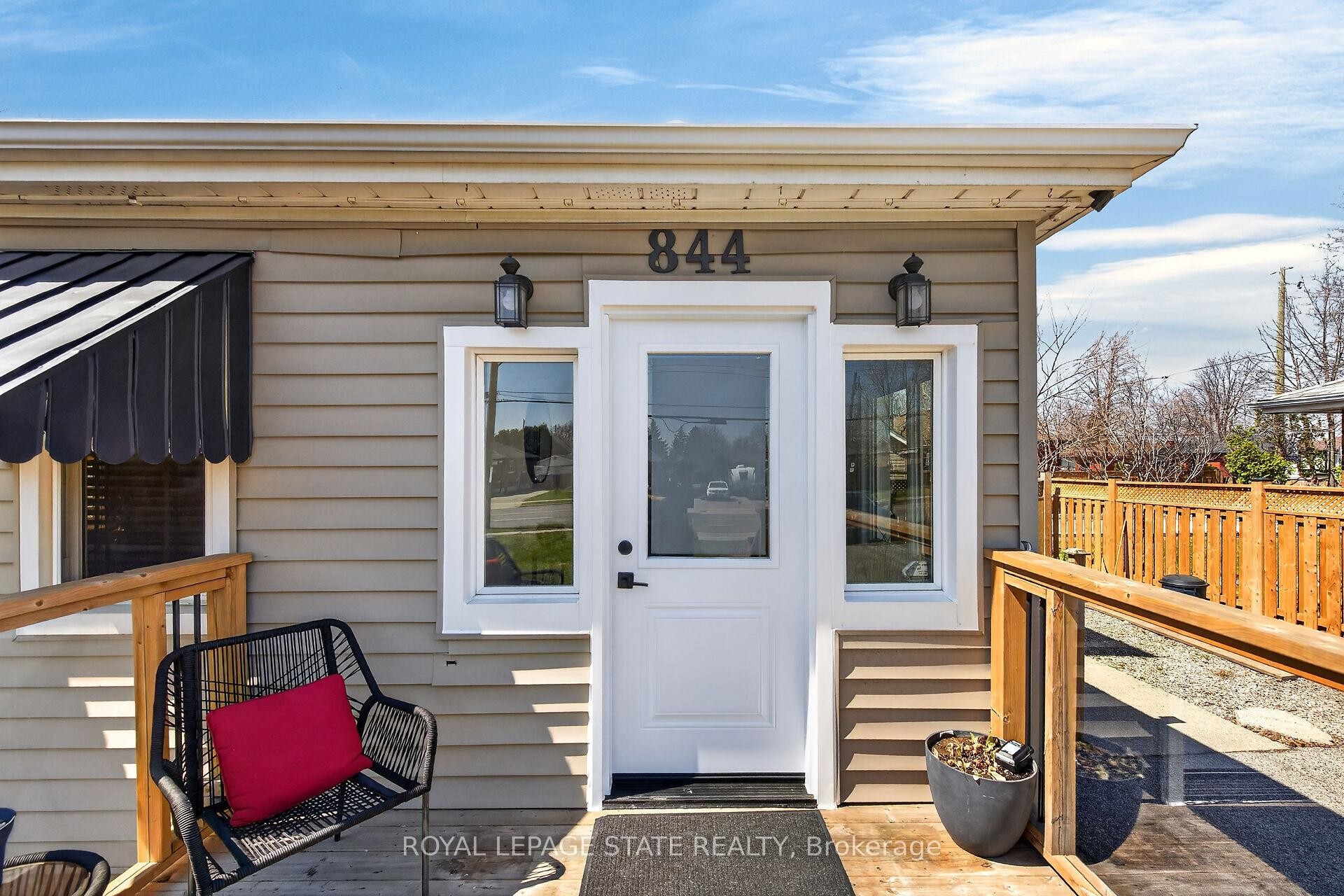 844 Upper Wellington Street, Hamilton, ON - Outdoor With Exterior