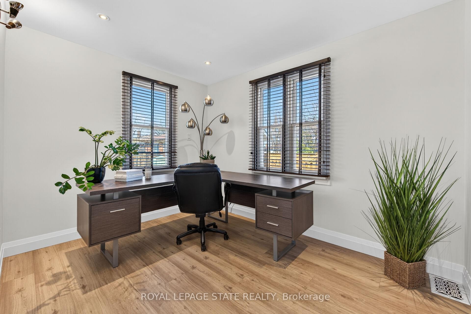 844 Upper Wellington Street, Hamilton, ON - Indoor Photo Showing Office