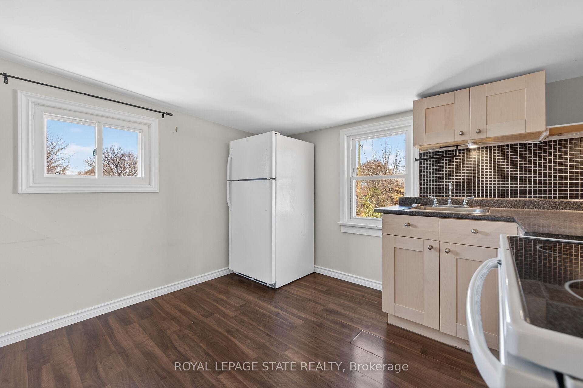 844 Upper Wellington Street, Hamilton, ON - Indoor Photo Showing Laundry Room