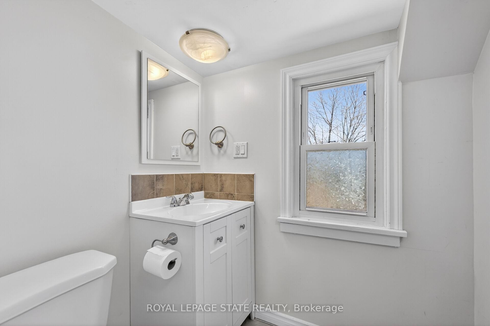 844 Upper Wellington Street, Hamilton, ON - Indoor Photo Showing Laundry Room