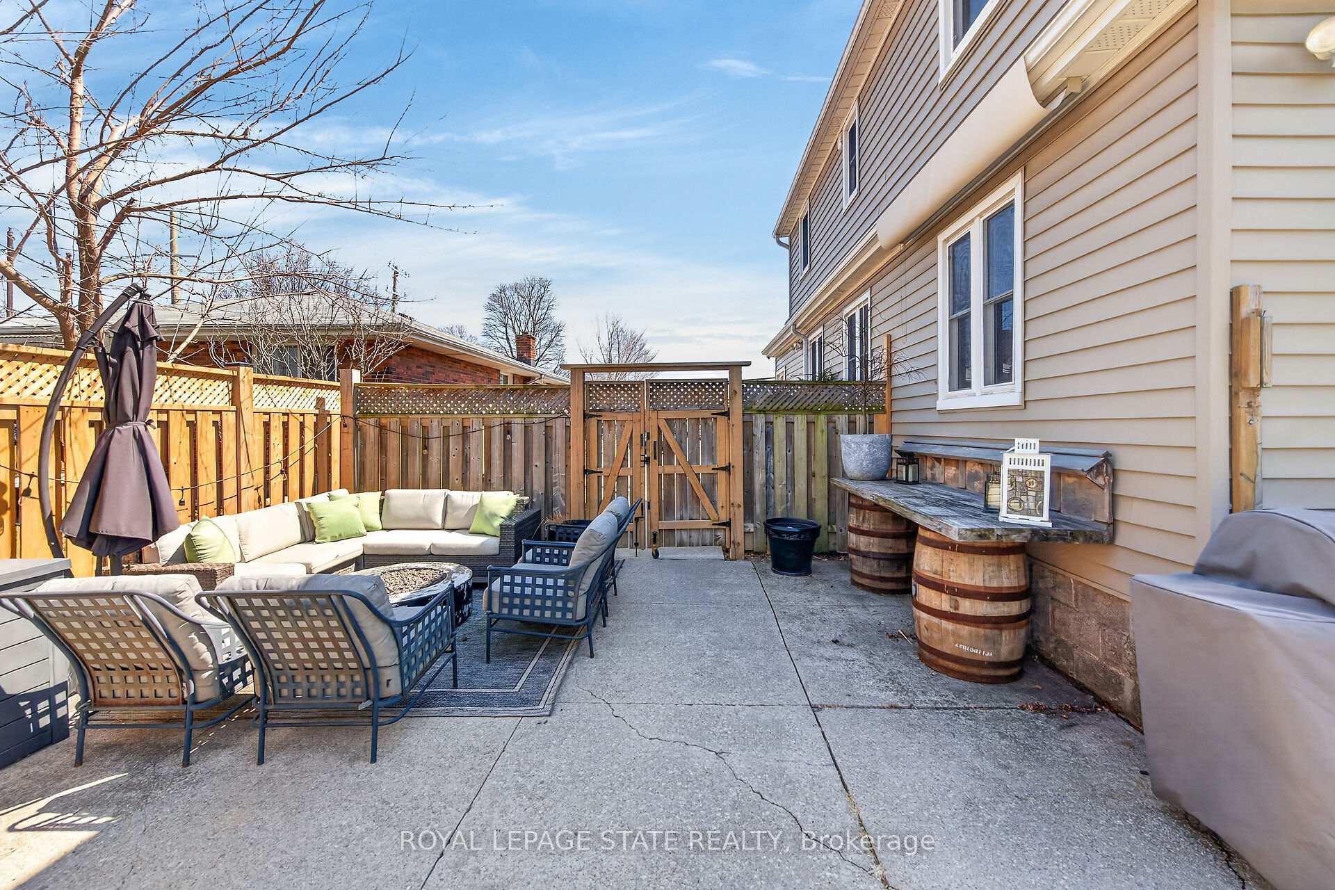 844 Upper Wellington Street, Hamilton, ON - Outdoor With Deck Patio Veranda With Exterior