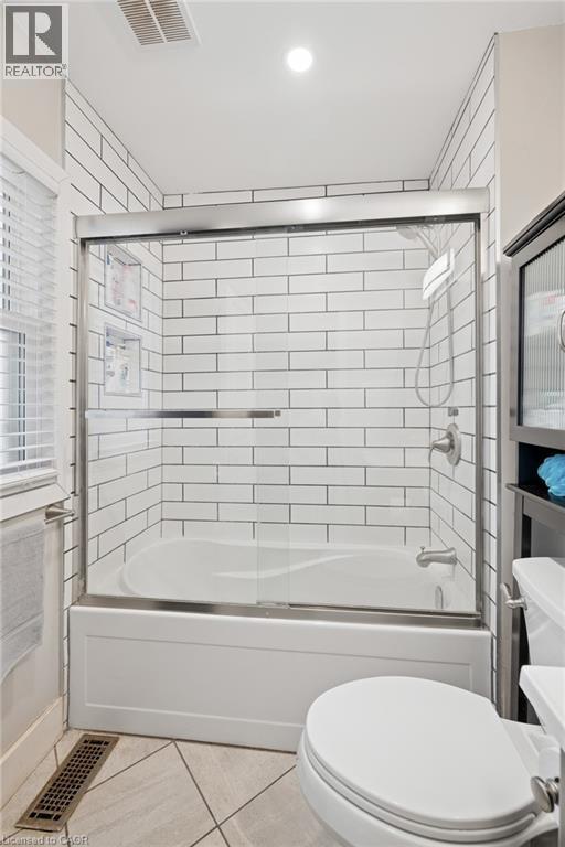 100 Memorial Crescent, Guelph, ON - Indoor Photo Showing Bathroom