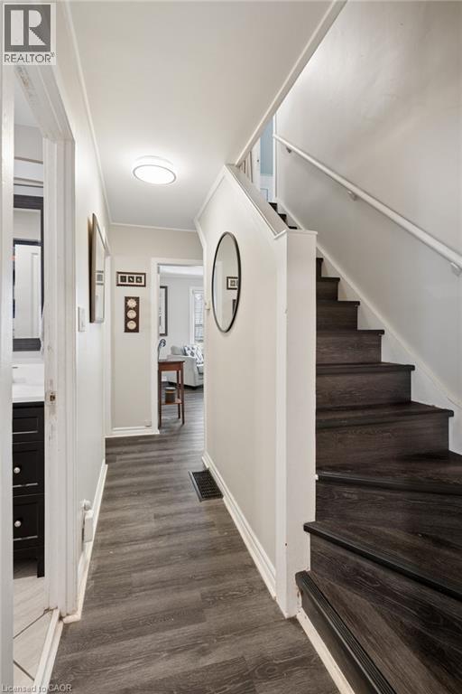 100 Memorial Crescent, Guelph, ON - Indoor Photo Showing Other Room