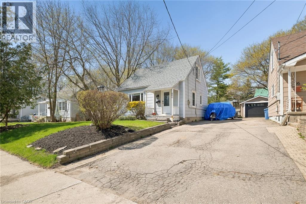 100 Memorial Crescent, Guelph, ON - Outdoor
