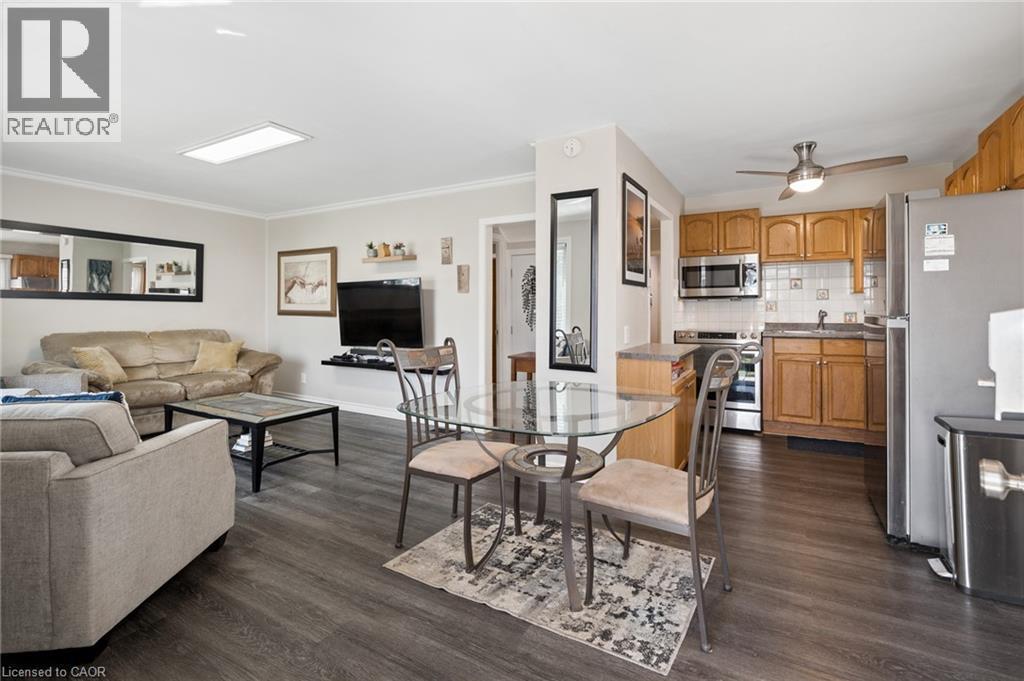 100 Memorial Crescent, Guelph, ON - Indoor