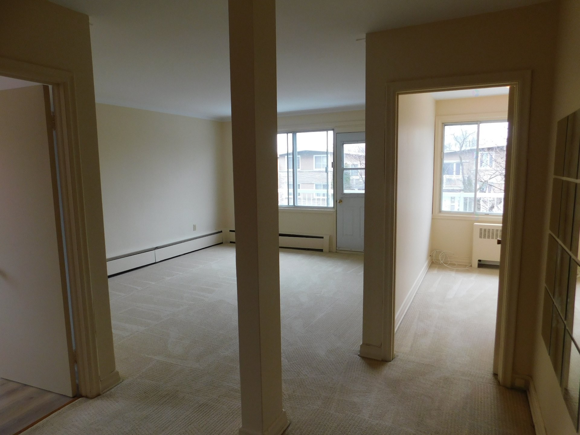 Hall d'entrée/Vestibule - 682 Rue Du Caven Circle, Montréal (Saint-Laurent), QC - Indoor Photo Showing Other Room