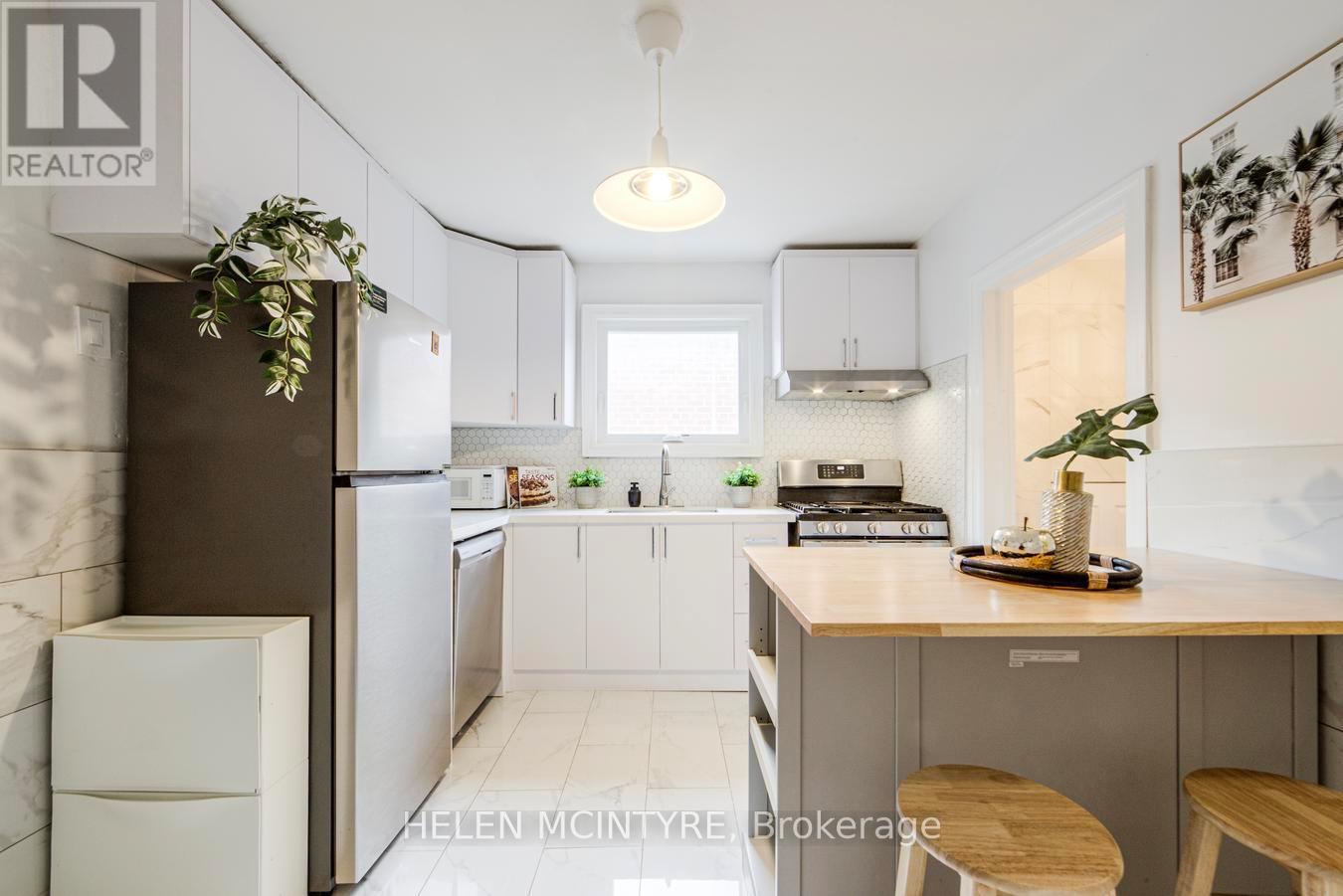 2 Birch Tree Crescent, Toronto, ON - Indoor Photo Showing Kitchen