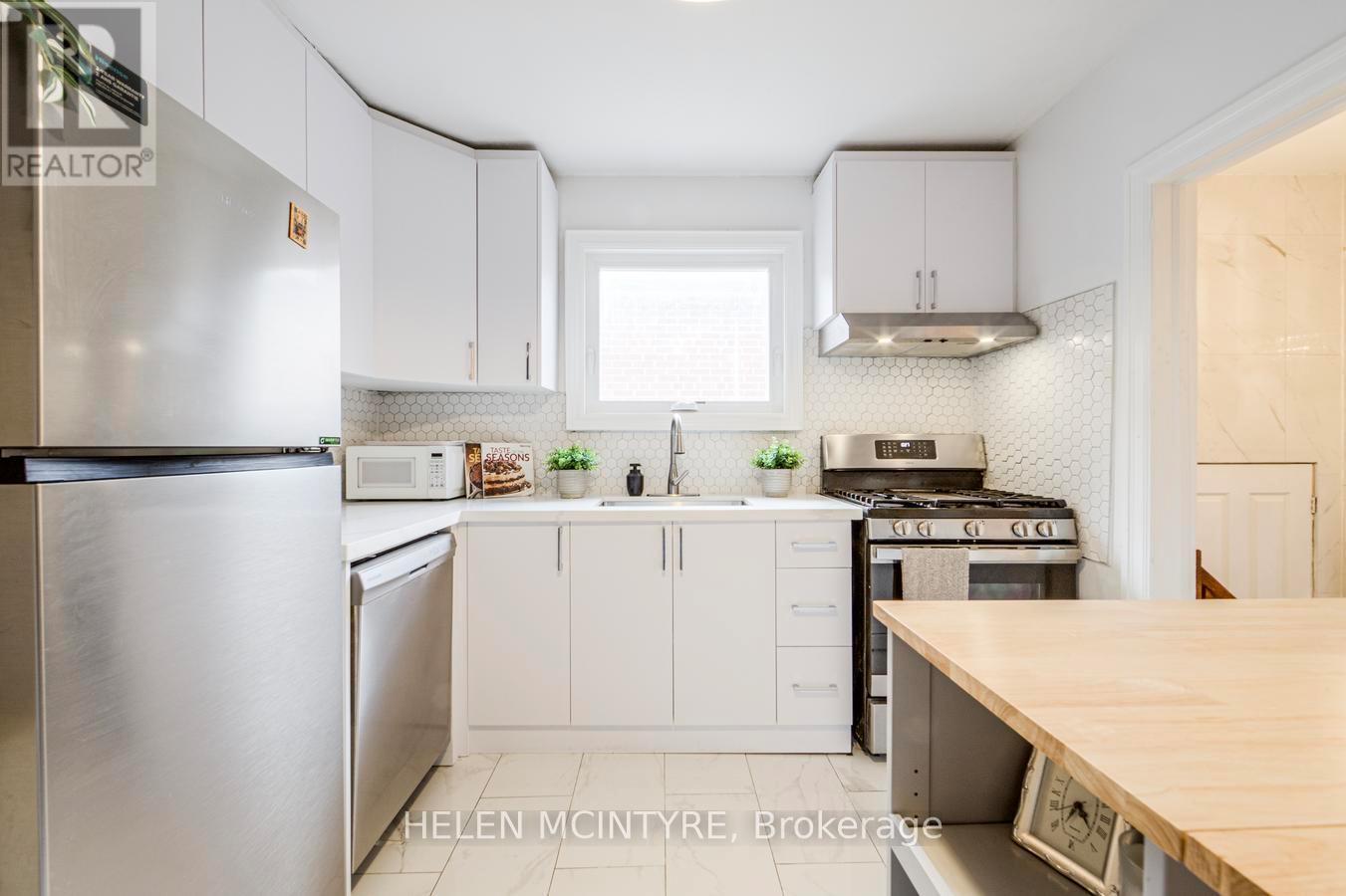 2 Birch Tree Crescent, Toronto, ON - Indoor Photo Showing Kitchen