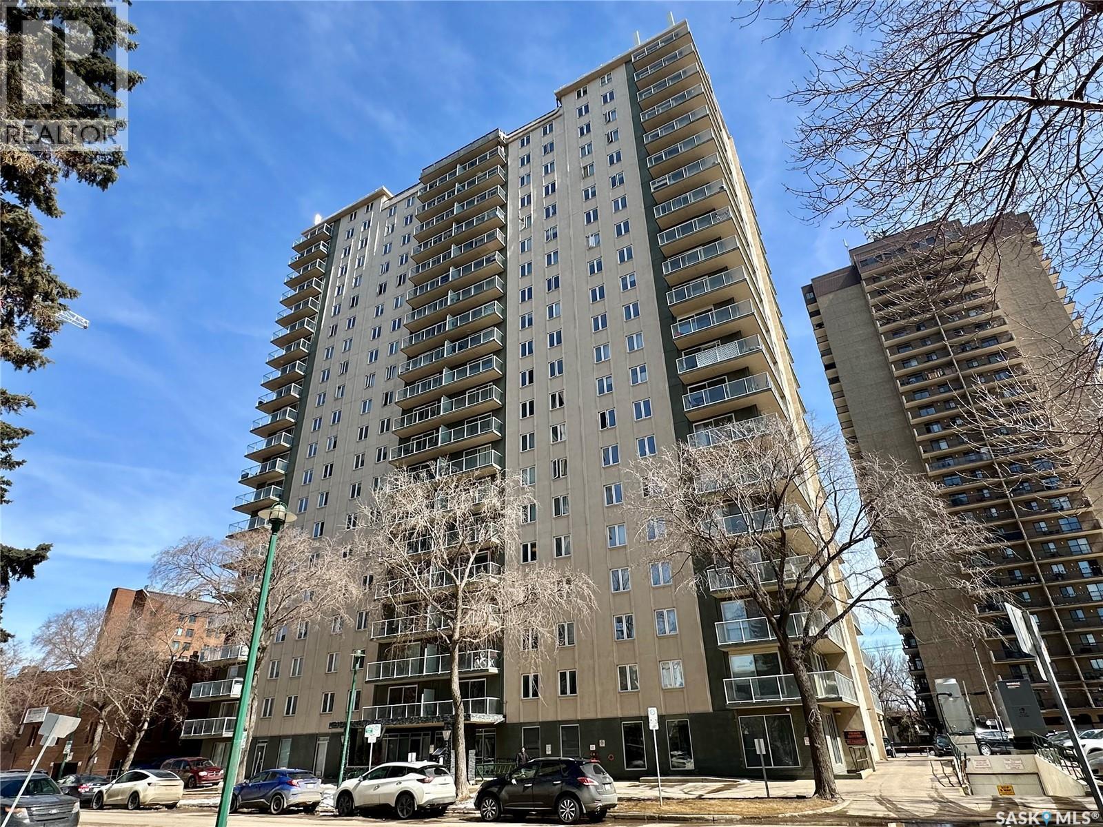 902 320 5Th Avenue N, Saskatoon, SK - Outdoor With Balcony With Facade