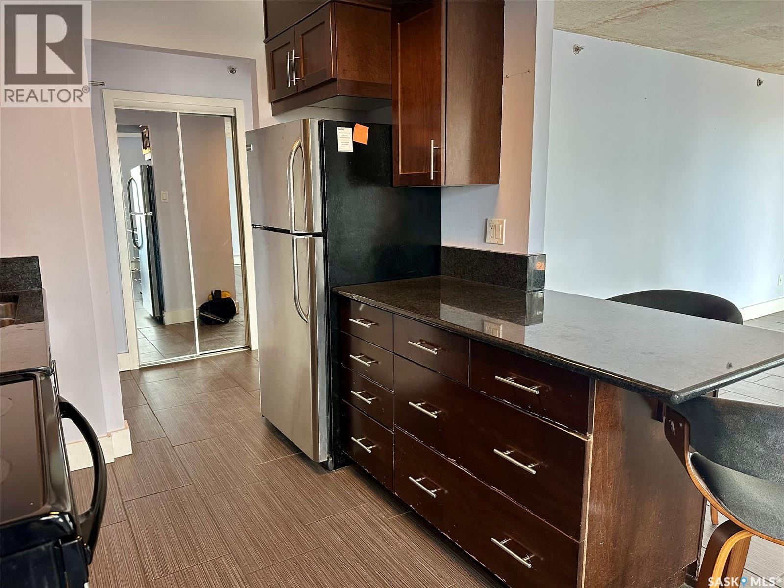 902 320 5Th Avenue N, Saskatoon, SK - Indoor Photo Showing Kitchen