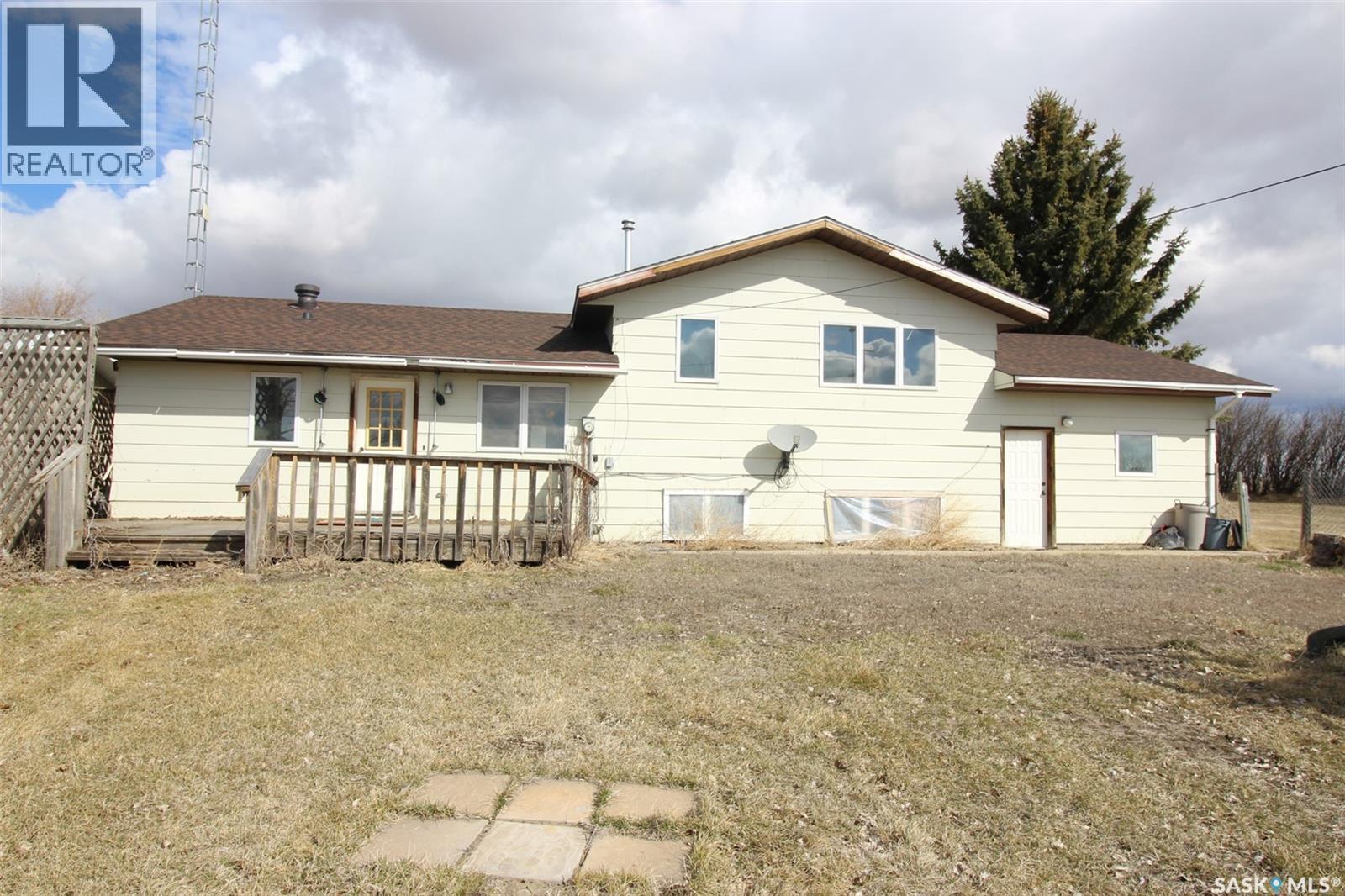 504 3Rd Avenue E, Frontier, SK - Outdoor