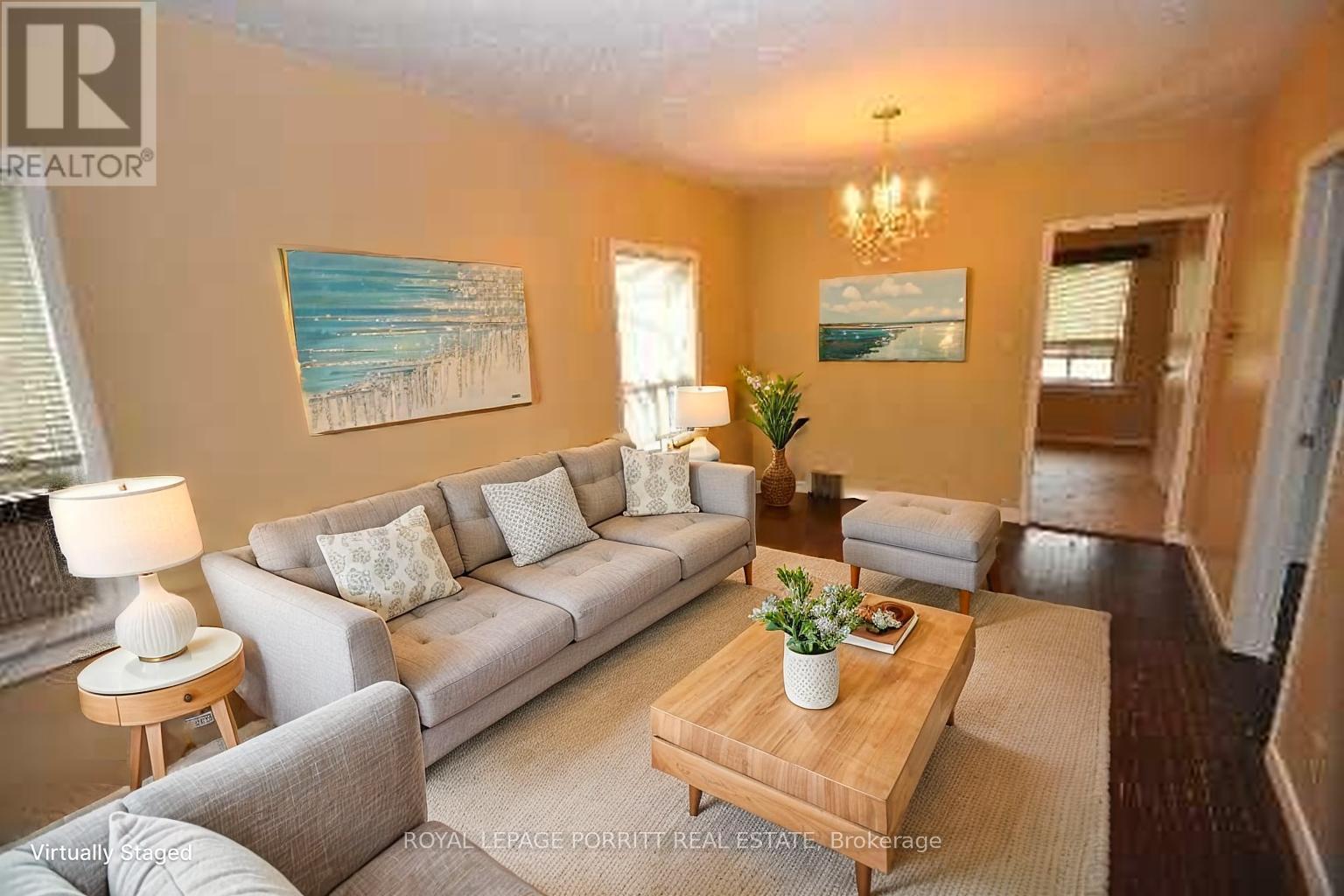 86 Ash Crescent, Toronto, ON - Indoor Photo Showing Living Room