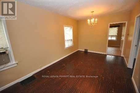 86 Ash Crescent, Toronto, ON - Indoor Photo Showing Other Room