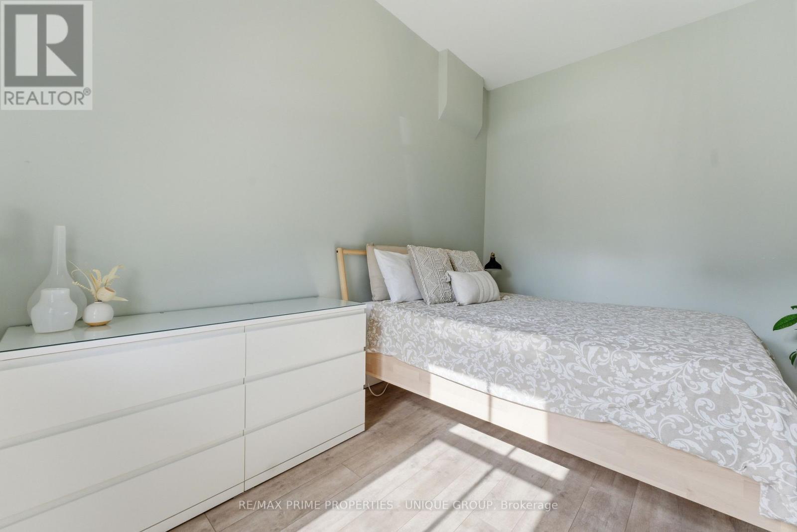 123 East Avenue N, Hamilton, ON - Indoor Photo Showing Bedroom