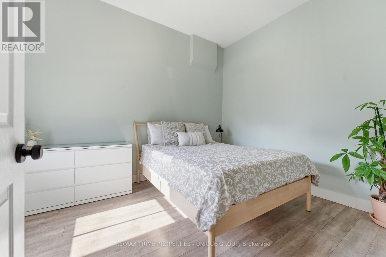 123 East Avenue N, Hamilton, ON - Indoor Photo Showing Bedroom