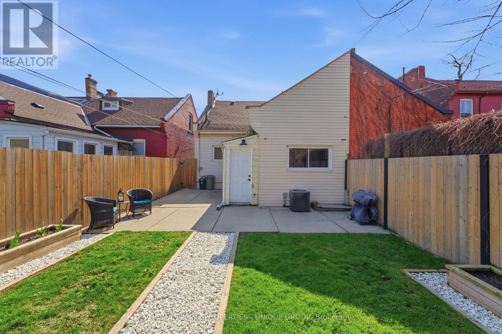 123 East Avenue N, Hamilton, ON - Outdoor With Exterior