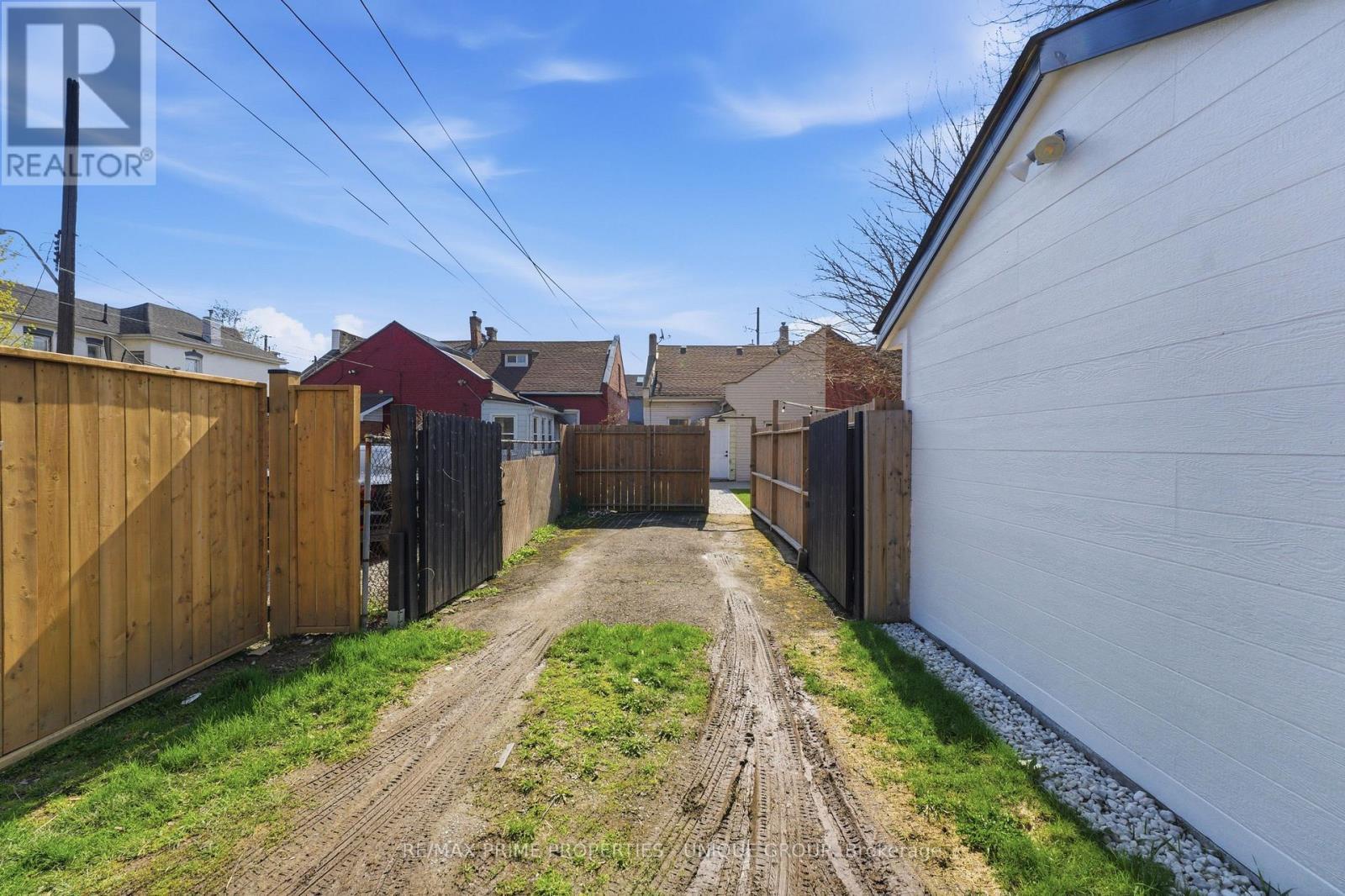 123 East Avenue N, Hamilton, ON - Outdoor With Exterior