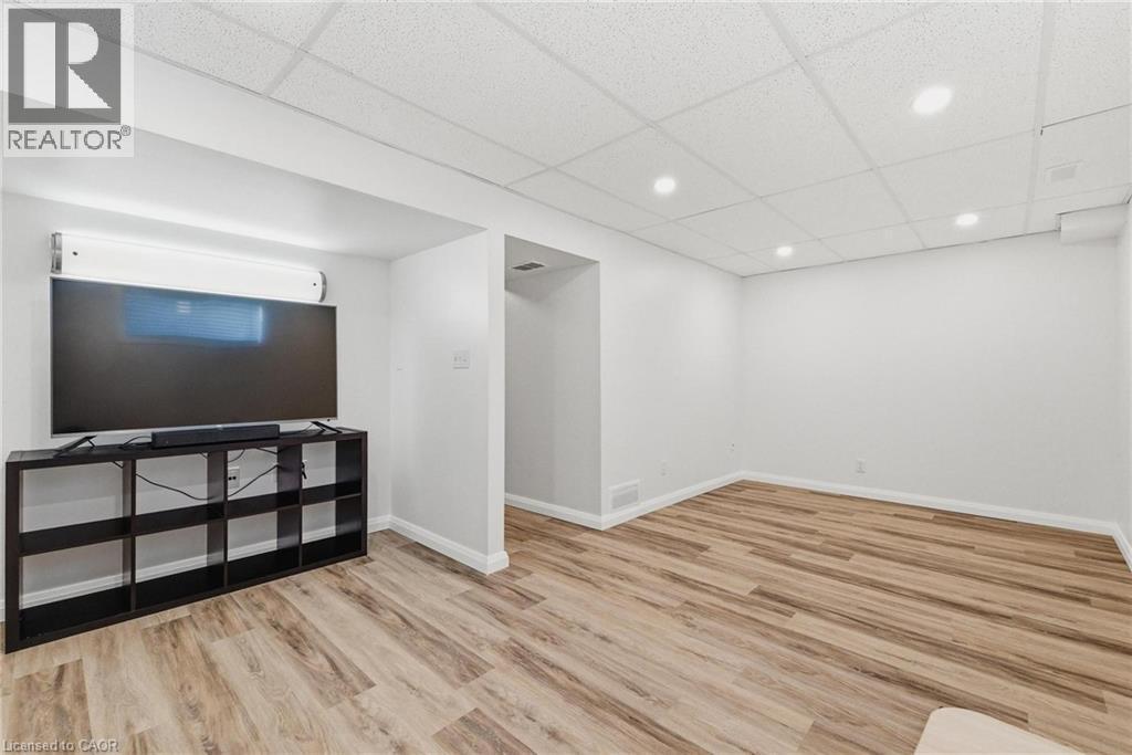 218 Prosperity Drive, Kitchener, ON - Indoor Photo Showing Other Room