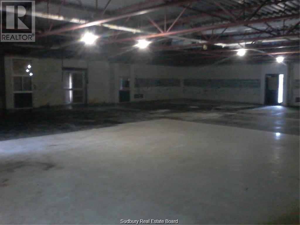 16 Jessie, Lively, ON - Indoor