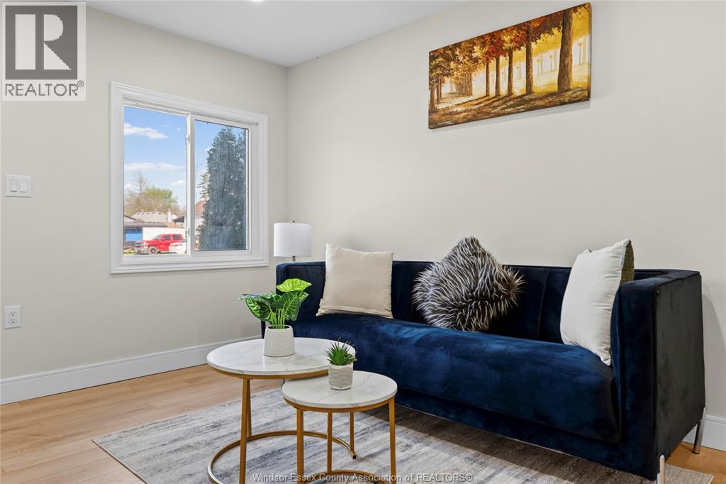 1663 Drouillard Road, Windsor, ON - Indoor
