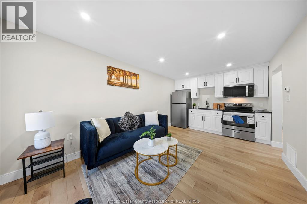 1663 Drouillard Road, Windsor, ON - Indoor