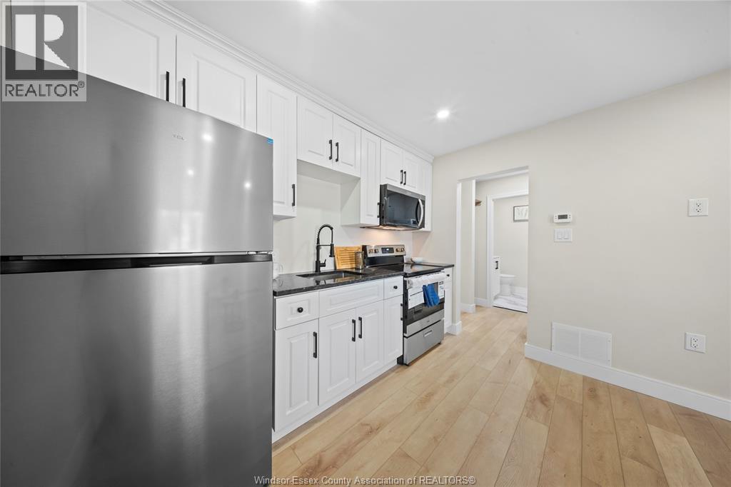 1663 Drouillard Road, Windsor, ON - Indoor Photo Showing Kitchen
