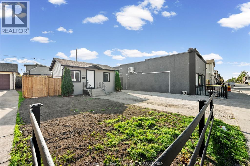 1663 Drouillard Road, Windsor, ON - Outdoor
