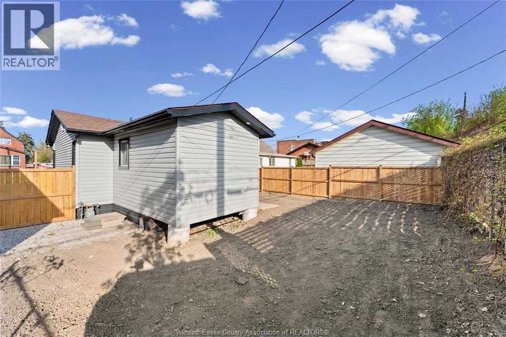 1663 Drouillard Road, Windsor, ON - Outdoor