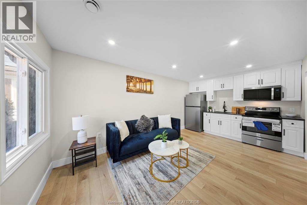 1663 Drouillard Road, Windsor, ON - Indoor