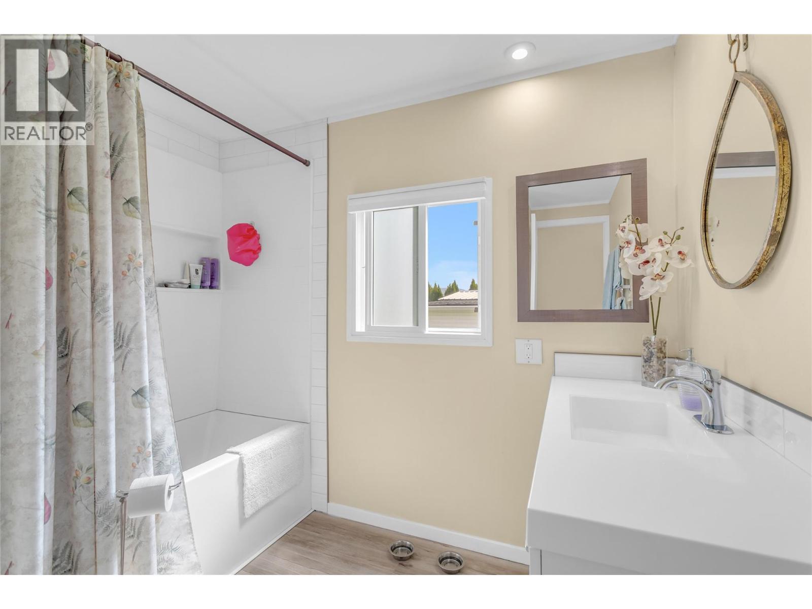 Newly updated bathroom. - 12022 Pretty Road Unit# 16, Lake Country, BC