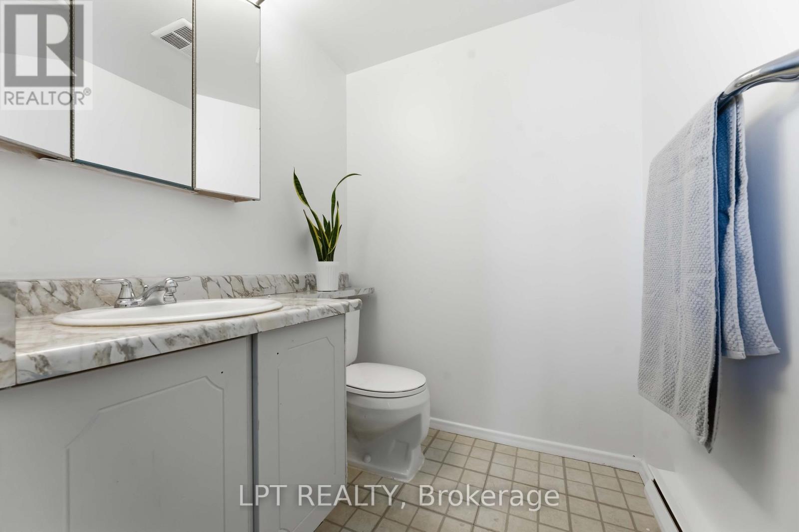 314 - 555 Brittany Drive, Ottawa, ON - Indoor Photo Showing Bathroom