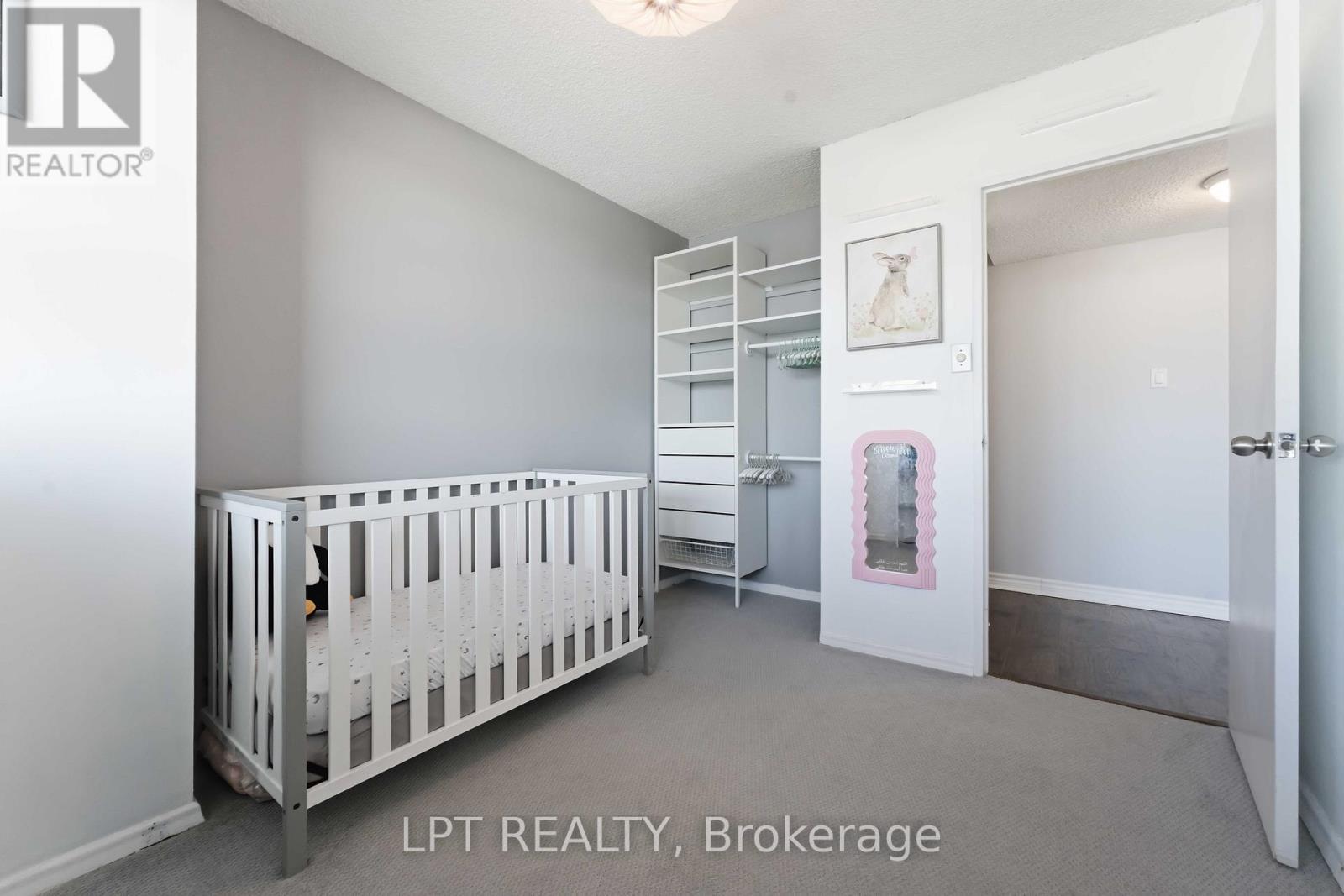 314 - 555 Brittany Drive, Ottawa, ON - Indoor Photo Showing Bedroom
