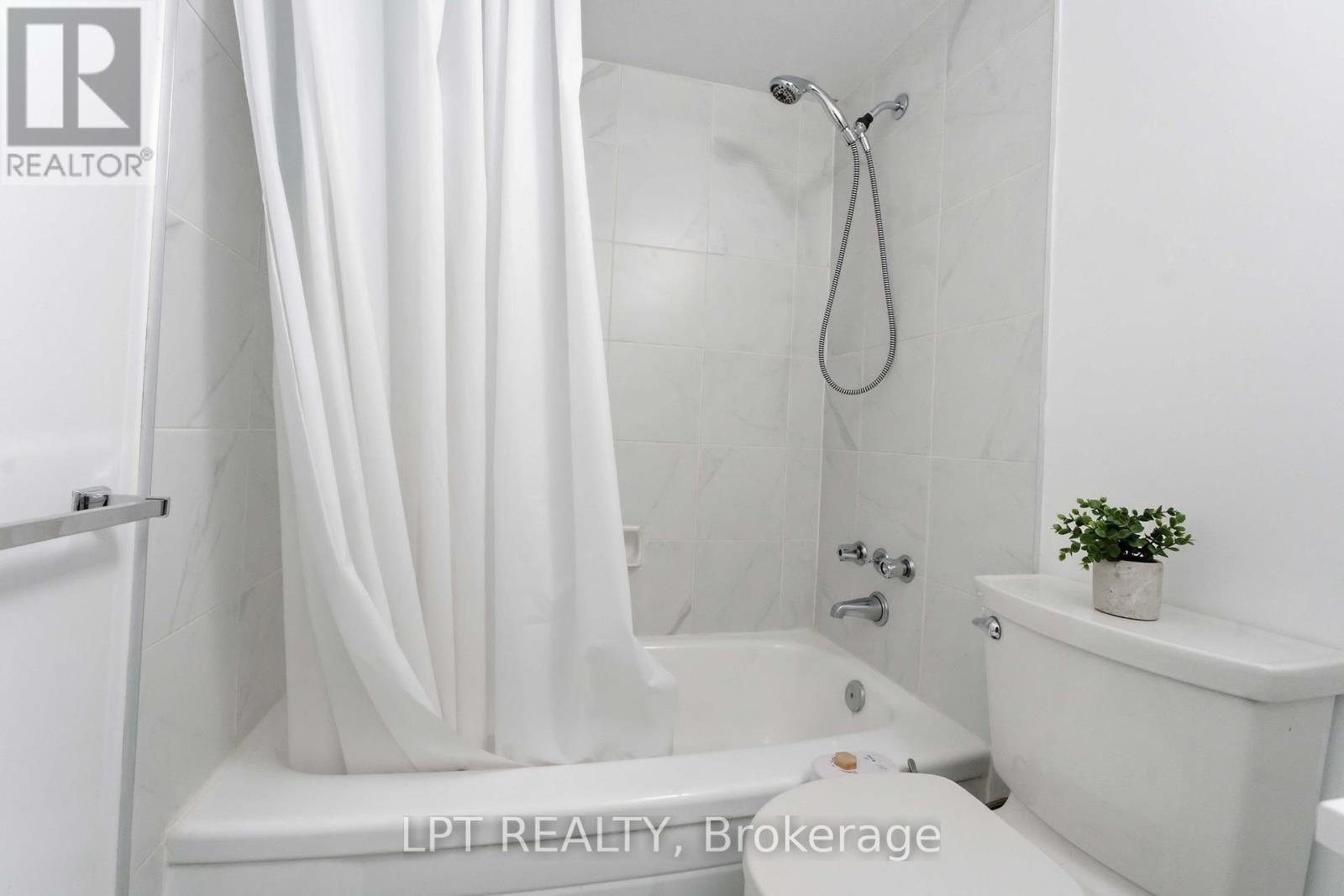 314 - 555 Brittany Drive, Ottawa, ON - Indoor Photo Showing Bathroom