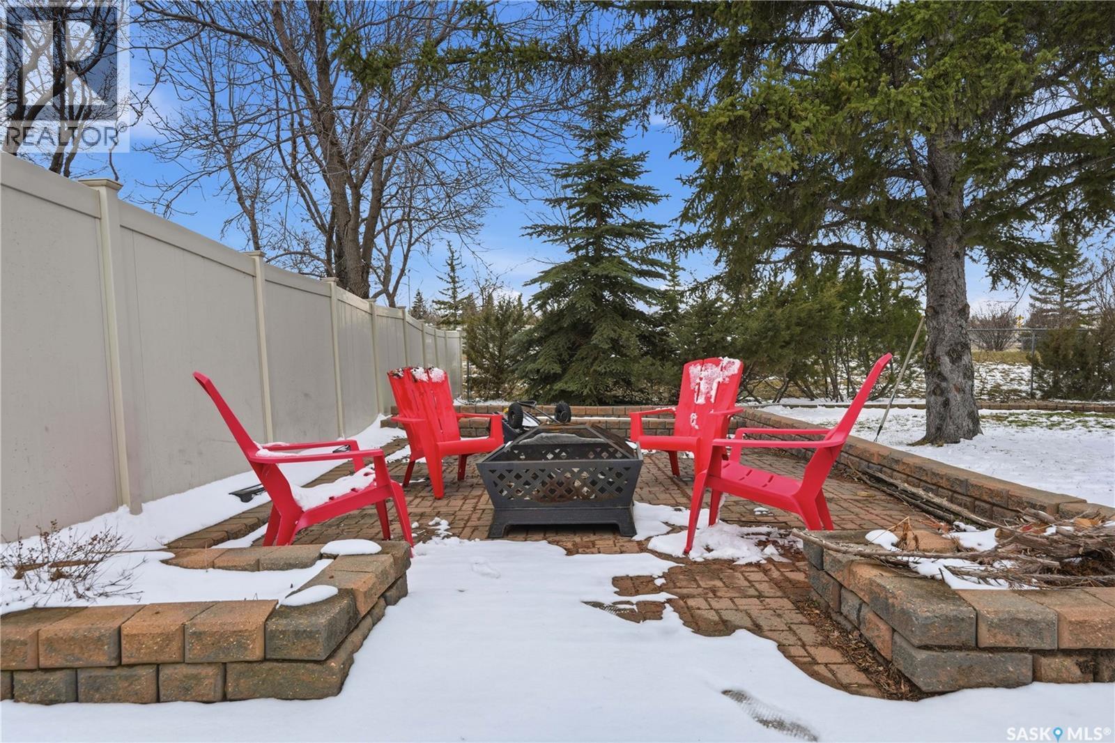 166 Magee Crescent, Regina, SK - Outdoor