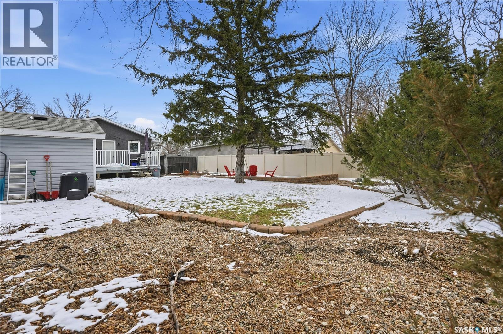 166 Magee Crescent, Regina, SK - Outdoor