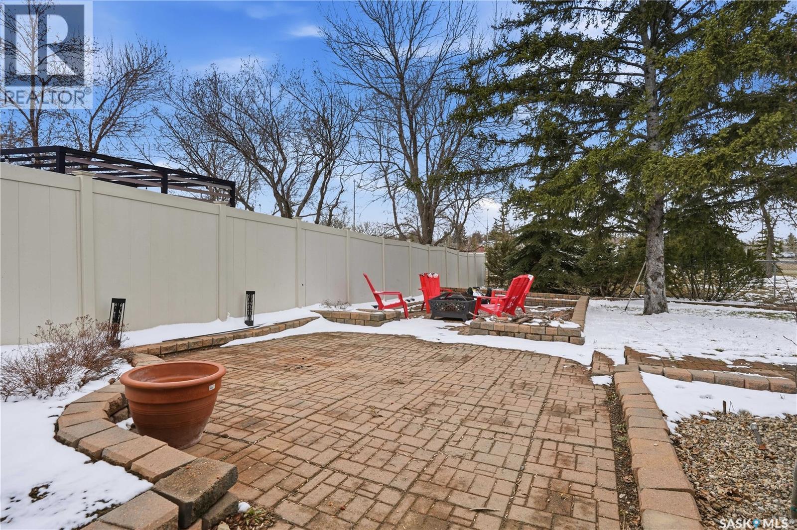 166 Magee Crescent, Regina, SK - Outdoor