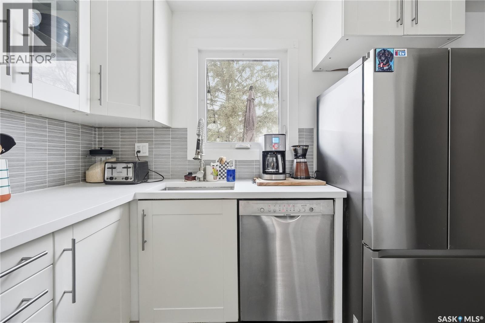166 Magee Crescent, Regina, SK - Indoor Photo Showing Kitchen