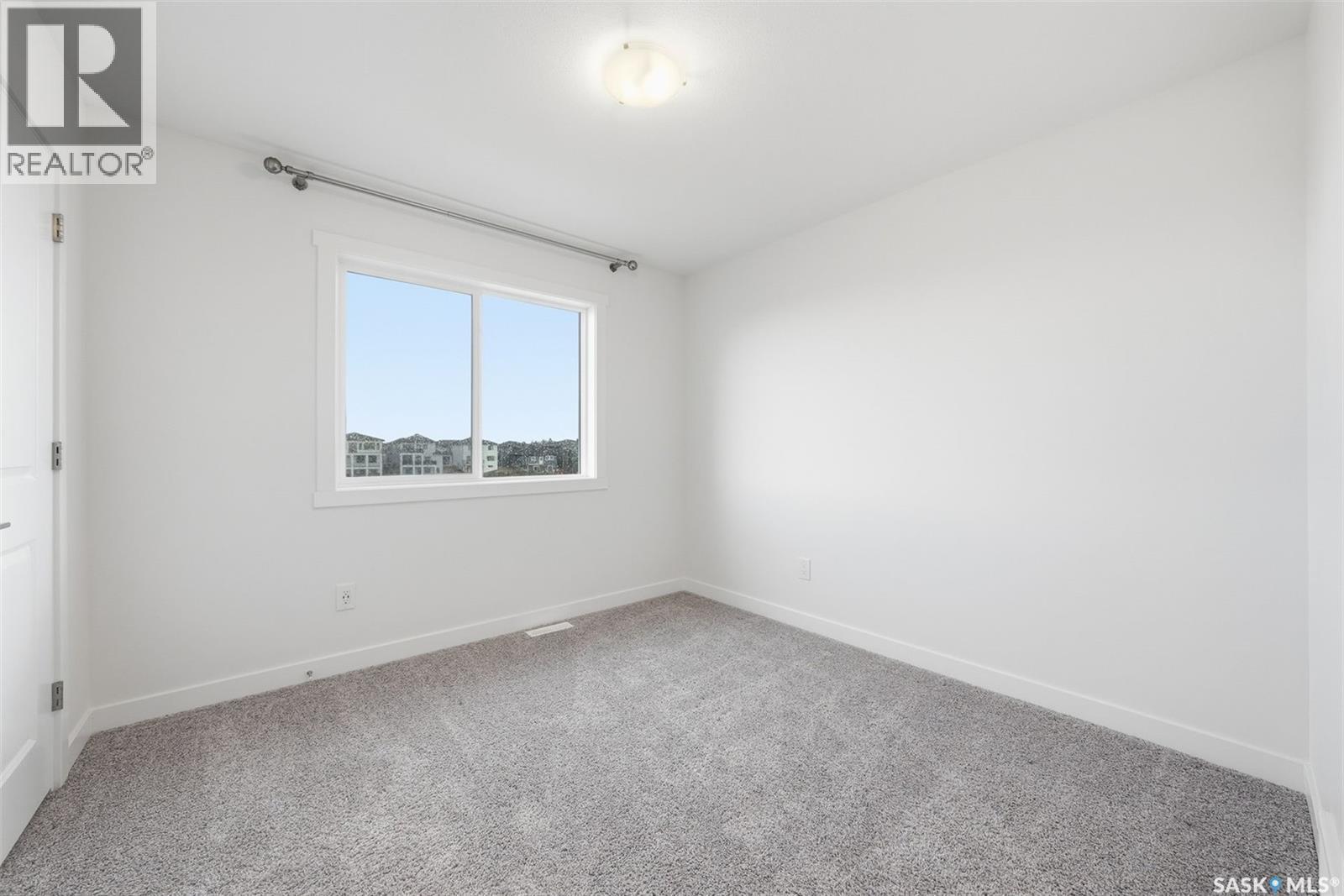 830 Kensington Boulevard, Saskatoon, SK - Indoor Photo Showing Other Room