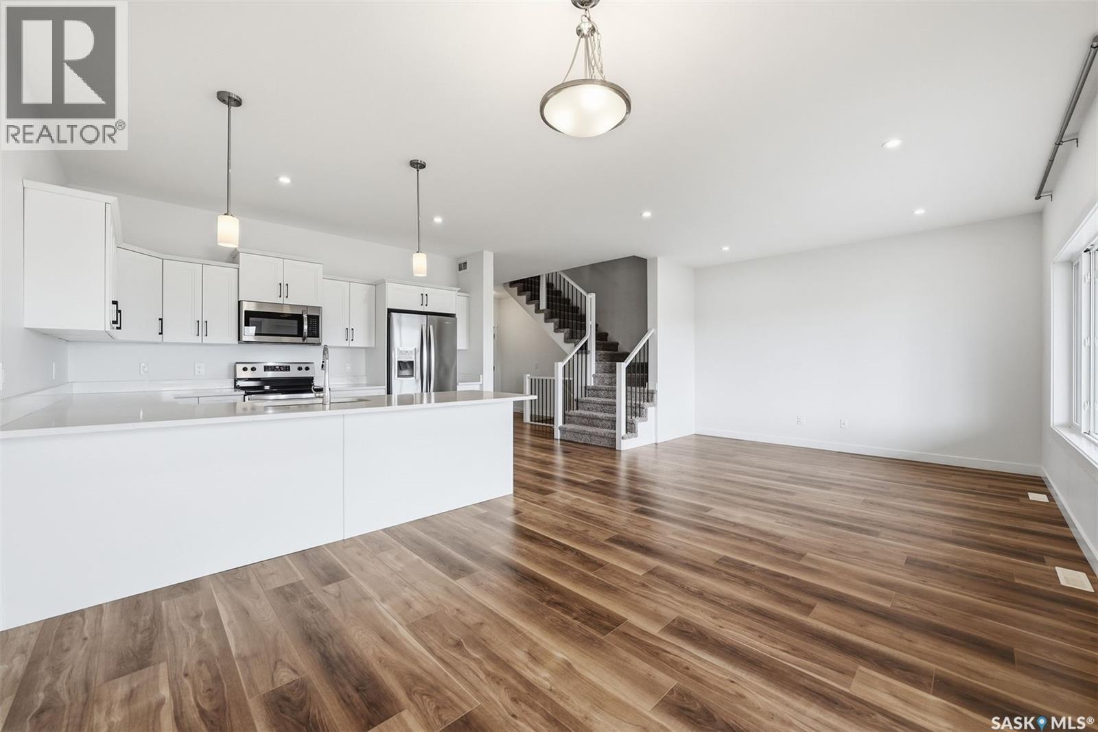 830 Kensington Boulevard, Saskatoon, SK - Indoor Photo Showing Kitchen With Upgraded Kitchen