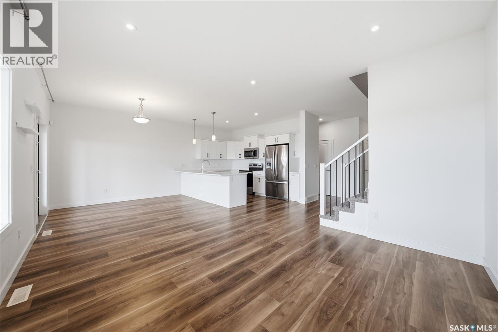 830 Kensington Boulevard, Saskatoon, SK - Indoor