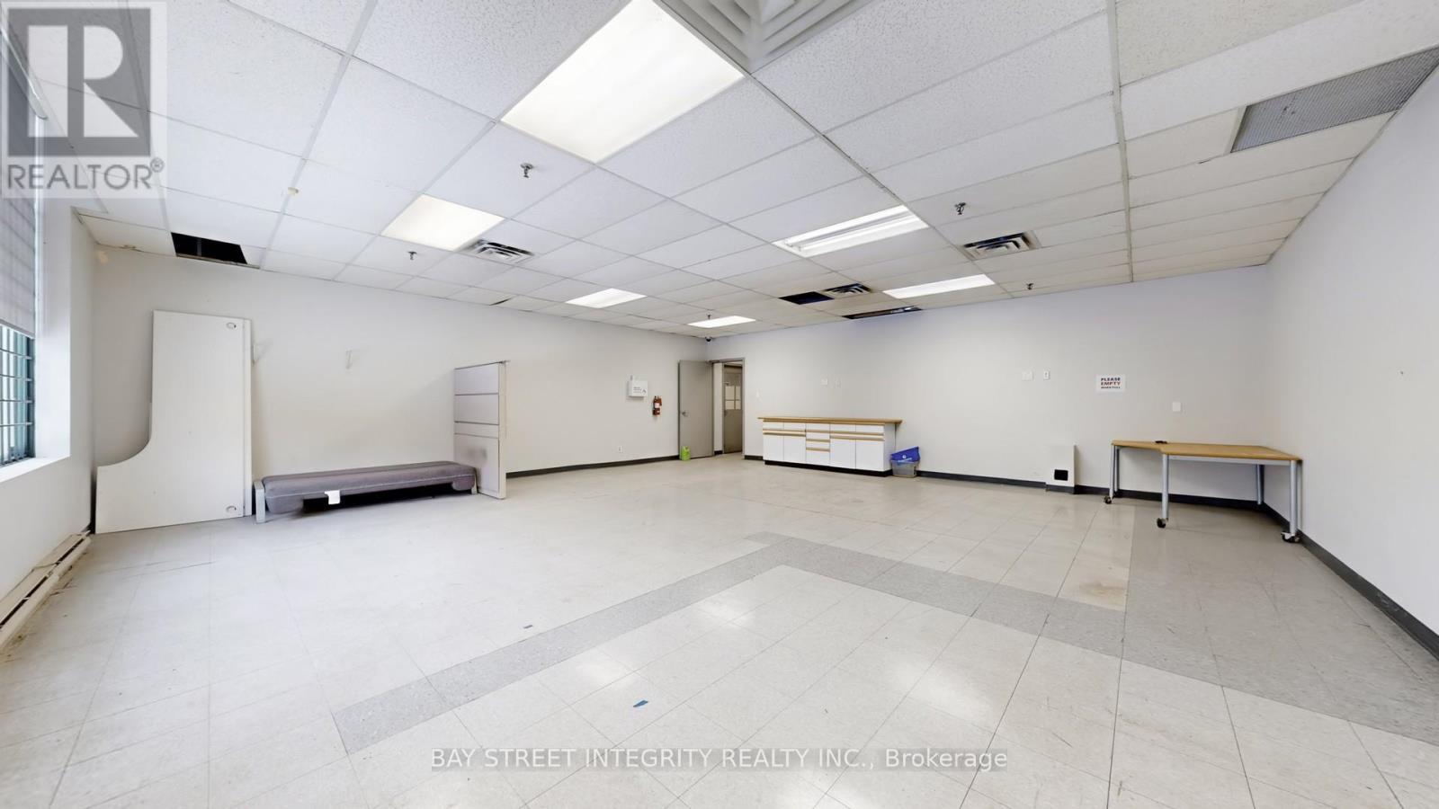 180 Traders Boulevard E, Mississauga, ON