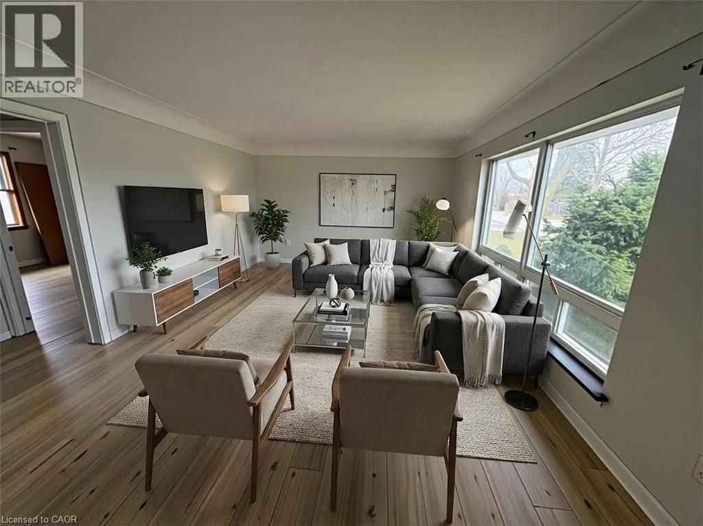 66 Grenadier Drive, Hamilton, ON - Indoor Photo Showing Living Room