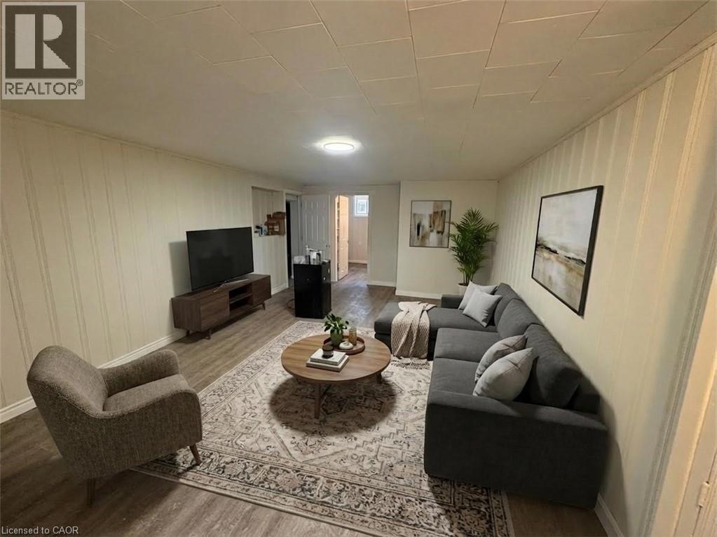 66 Grenadier Drive, Hamilton, ON - Indoor Photo Showing Living Room