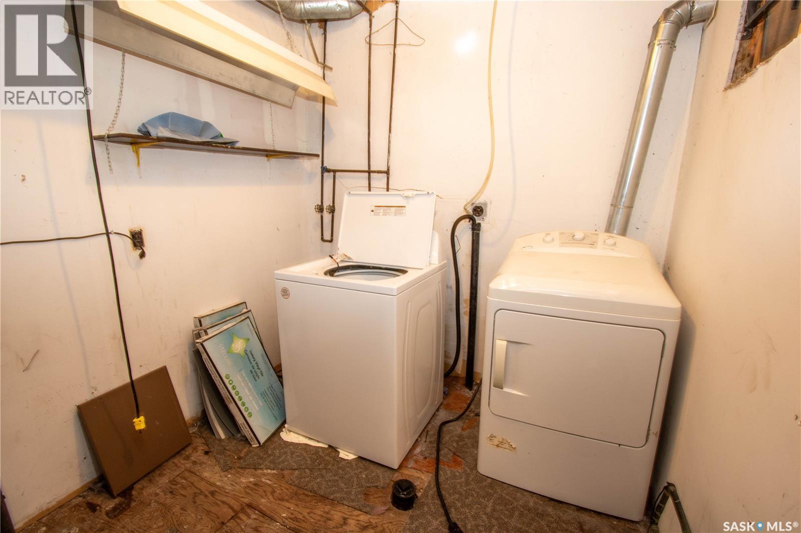 344 Angus Street, Regina, SK - Indoor Photo Showing Laundry Room